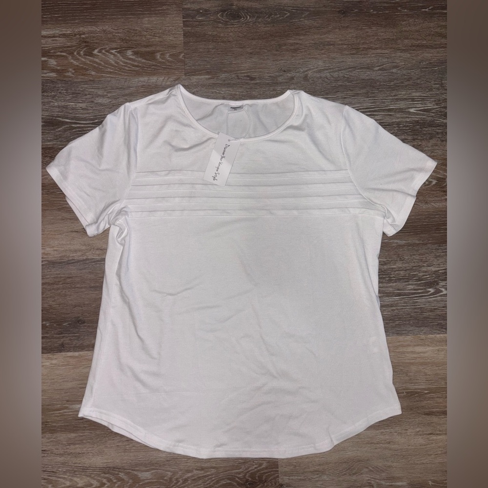 XIEERDUO White Pleated Front Short Sleeve Tee